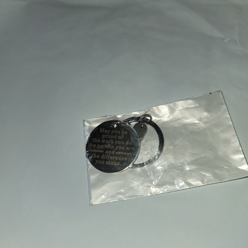 Thank You Keychain For Public Workers, Caretakers, Nurses, etc Silvertone Charm - Picture 2 of 2